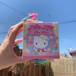 Hello kitty food town blind box figure